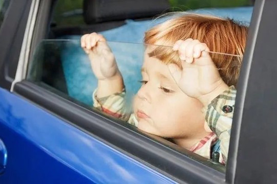 6 phương pháp cha mẹ cần dạy con để phòng tránh khi bị bỏ quên trên xe ô tô