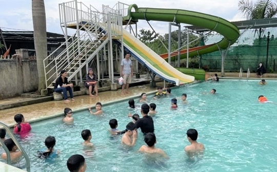 Đắk Nông to offer free swimming lessons for children during summer