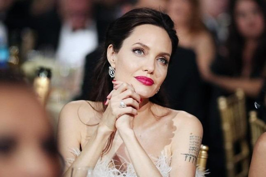 Tuổi 49 của Angelina Jolie
