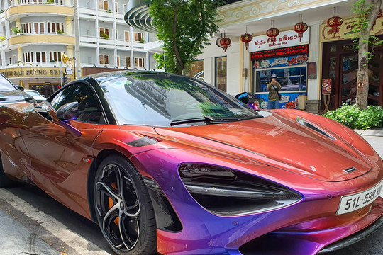 Siêu xe McLaren 750S 20 tỷ đồng đầu tiên tại Việt Nam khoe dáng trên đường phố