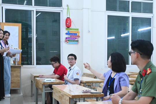 Những phòng thi đặc biệt trong ngày làm thủ tục vào lớp 10 tại Hà Nội