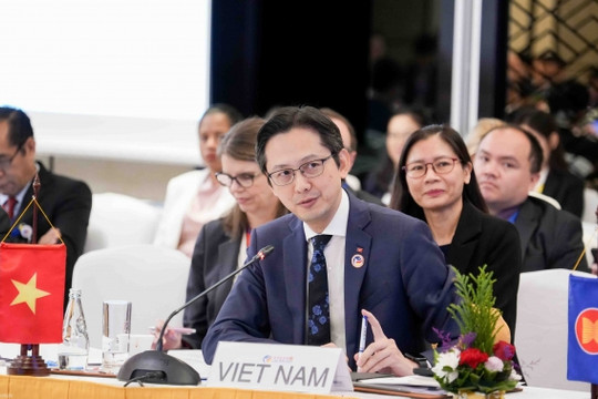 Việt Nam đề nghị các nước ưu tiên củng cố và phát huy vai trò của ASEAN+3, EAS và ARF với ASEAN