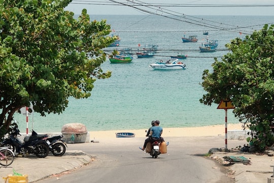 Vẻ đẹp bình yên của làng chài Nhơn Lý