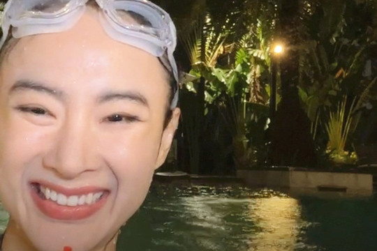 Giữa 'tâm bão', Angela Phương Trinh livestream bơi lội chứng tỏ điều gì?