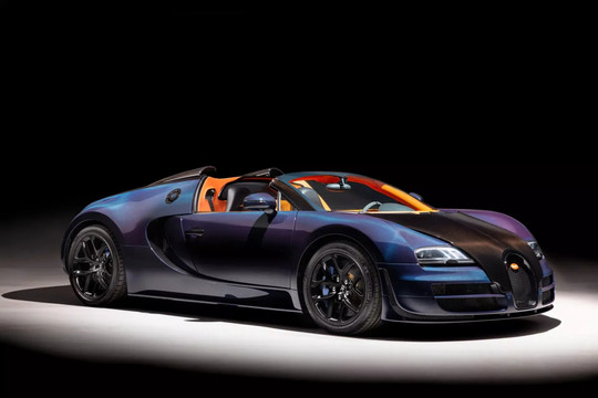 Chiêm ngưỡng 'biệt thự di động' Bugatti Veyron Grand Sport Vitesse cực bóng bẩy