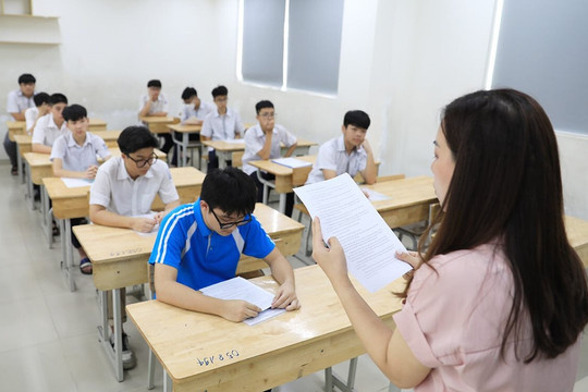 Giám đốc Sở GD&ĐT Hà Nội khẳng định không lộ đề thi Ngữ văn lớp 10