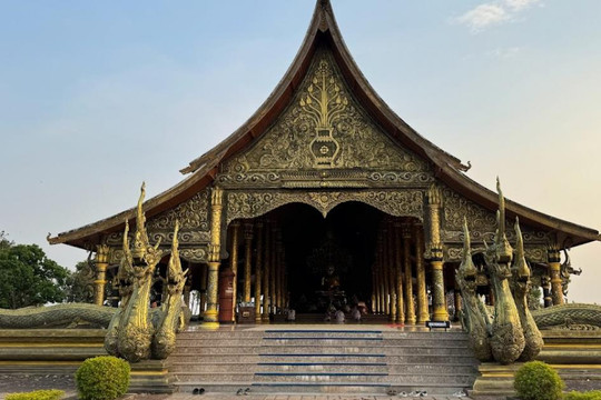 3 ngôi chùa nên ghé thăm khi đến Ubon Ratchathani, Thái Lan