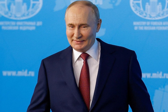 Vì sao Tổng thống Putin bất ngờ công bố đề xuất hòa bình với Ukraine?