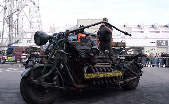 Panzerbike: Chiếc xe mô tô nặng nhất thế giới được trang bị động cơ xe tăng!