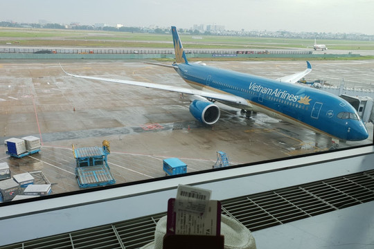 Độc lạ hàng không Việt Nam đầu hè: Tăng chuyến ít khách, vé thưởng nội địa gấp 3 vé nước ngoài