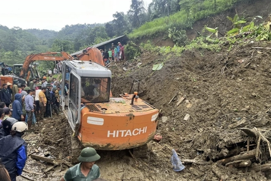 Landslide kills four, including a month old baby, from the same family in northern Việt Nam