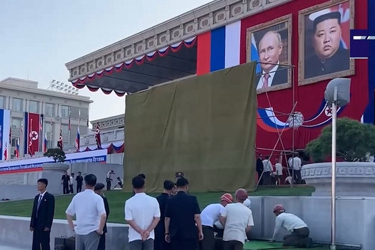 Video người dân Triều Tiên nô nức đón Tổng thống Nga Putin ở Bình Nhưỡng