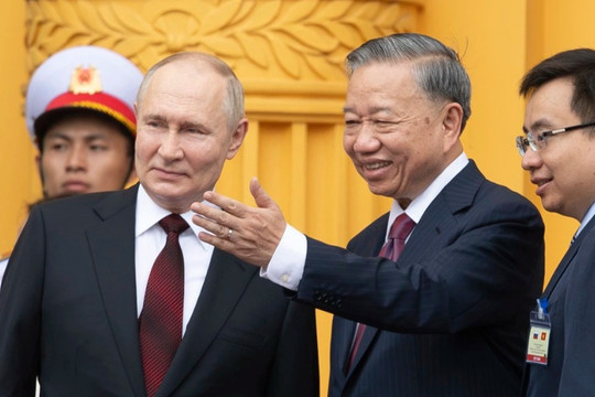 Toàn cảnh lễ đón Tổng thống Nga Putin thăm chính thức Việt Nam