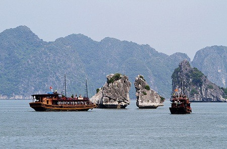 Foreign tourists to Ha Long outnumber domestic vísitors