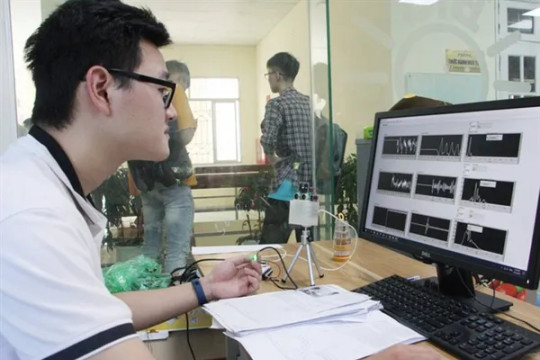Student invents heart rate measurement system to classify dengue fever patients