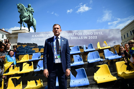 Những chiếc ghế vỡ và góc buồn nhất EURO 2024