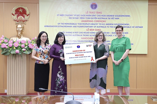 Việt Nam receives ARV medication from Australia amid shortage