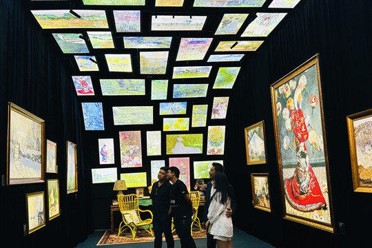 Digital exhibition featuring Van Gogh, Monet opens in HCM City