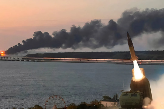 Ukraine tập kích Crimea bằng tên lửa Mỹ, hơn 100 người thương vong