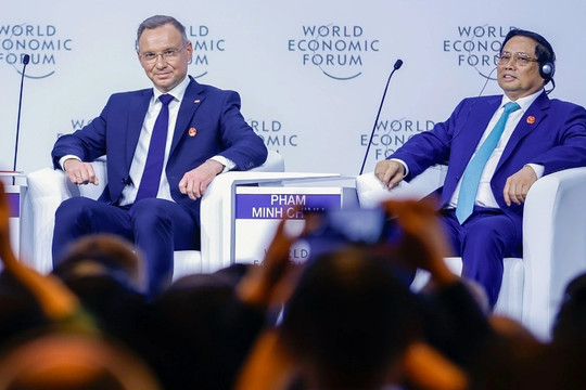 Hình ảnh Thủ tướng Phạm Minh Chính và các nhà lãnh đạo dự WEF Đại Liên 2024