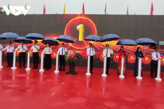 Vietnam and China inaugurate Hoanh Mo - Dong Zhong Border Gate