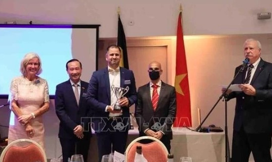 Belgium golf tournament held to raise funds for Vietnamese AO victims