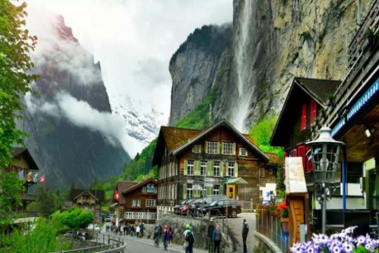 Thung lũng ở Thuỵ Sĩ đẹp tới mức chỉ nhìn thôi du khách đã thấy được “chữa lành”