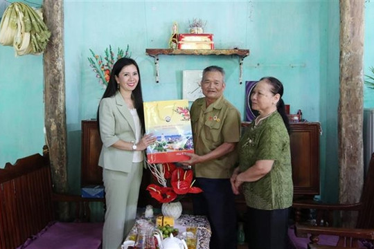 Gifts for revolution contributors on occasion of War Invalids and Martyrs Day