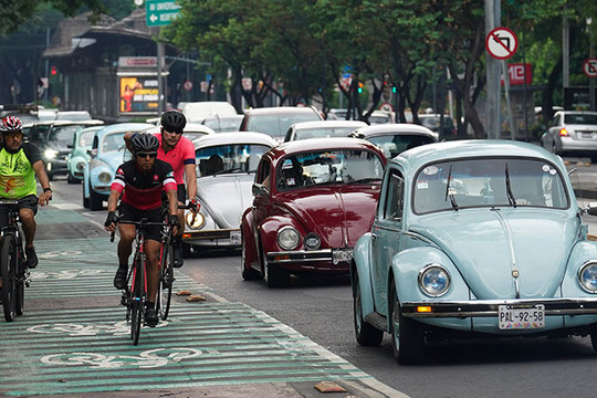 Lễ diễu hành xe cổ Volkswagen Beetle tại Mexico City