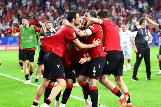 Vào vòng 1/8, Gruzia được cựu Thủ tướng thưởng nhiều hơn chức vô địch EURO 2024