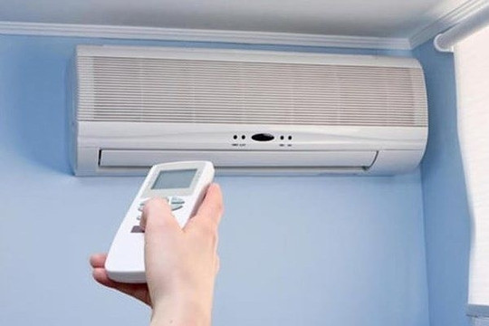 Sử dụng điều hòa vào mùa hè, 26 độ C hay 28 độ C sẽ tiết kiệm điện và tốt cho sức khỏe hơn?