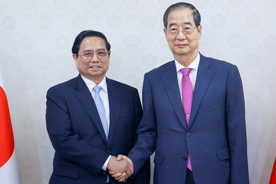 Thủ tướng đề nghị Hàn Quốc xem xét miễn thị thực cho công dân Việt Nam