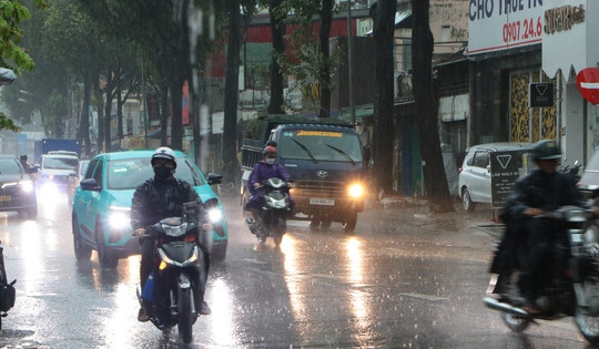 Cơ quan chức năng phát cảnh báo mưa lớn kéo dài ở TP.HCM