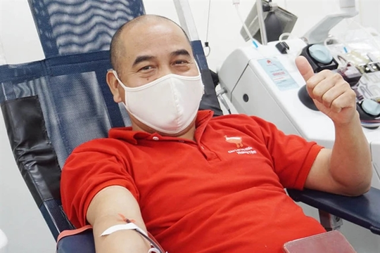 Record-breaking blood donors tell their stories
