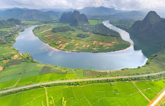 Khám phá sông Gianh: Điểm đến xanh mát 'người tình' thủy chung của Quảng Bình