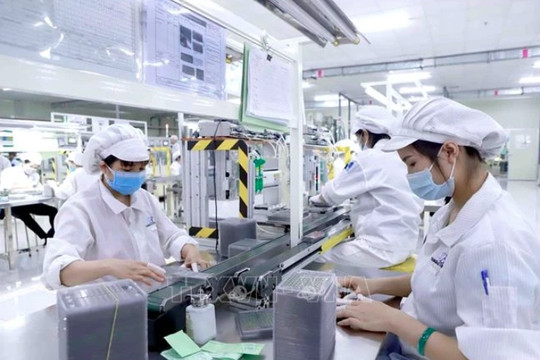 VN's economic growth may slow in H2, but outlook remains positive: UOB report