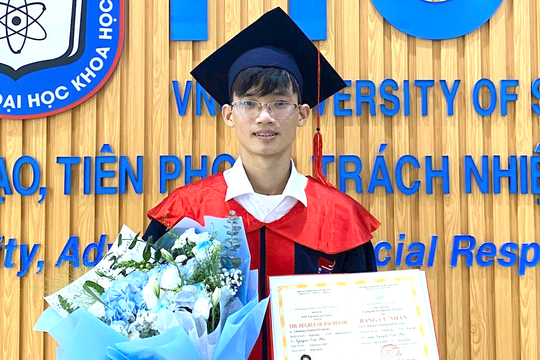 Từ cú sốc trượt học sinh giỏi đến thủ khoa đầu ra đại học của 10X Bình Định
