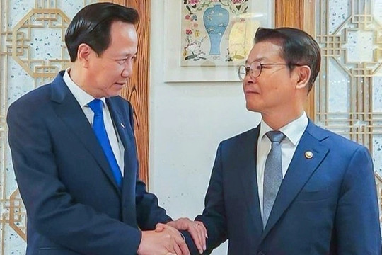 Hai Bộ trưởng quyết tâm minh bạch việc đưa người Việt đi lao động Hàn Quốc