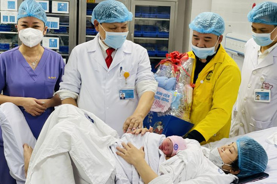 Việt Nam đối mặt với nhiều thách thức khi mức sinh giảm