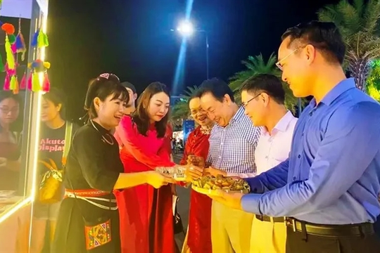 International culinary, music festival opens in Quảng Bình