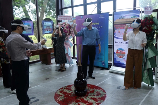 New VR experience offered to visitors to Huế Imperial Citadel