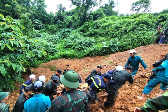 PM urges prompt actions to address consequences of fatal landslide in Hà Giang that claimed 11 lives