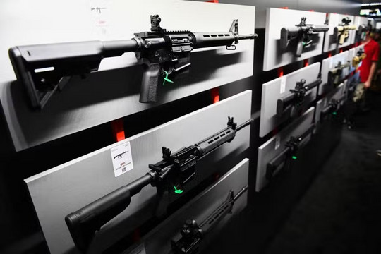 Tại sao súng trường AR-15 được sử dụng trong vụ ám sát ông Donald Trump?