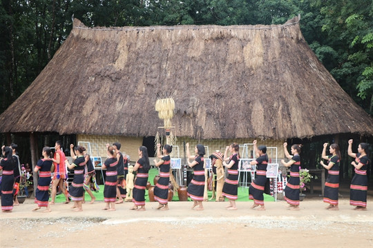 Kon Tum seeks support for tourism promotion