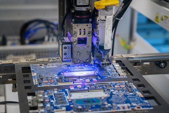 Các nhà sản xuất thiết bị chip Mỹ khó lòng rời bỏ Trung Quốc