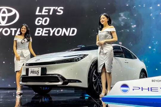 Toyota trình làng nhiều mẫu xe hybrid mới nhất tại Indonesia