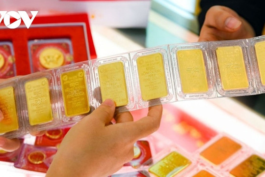 Gold prices suddenly bounce back to reach VND80 million