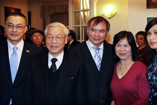 Overseas artist recalls unforgettable memory with Party leader Nguyễn Phú Trọng