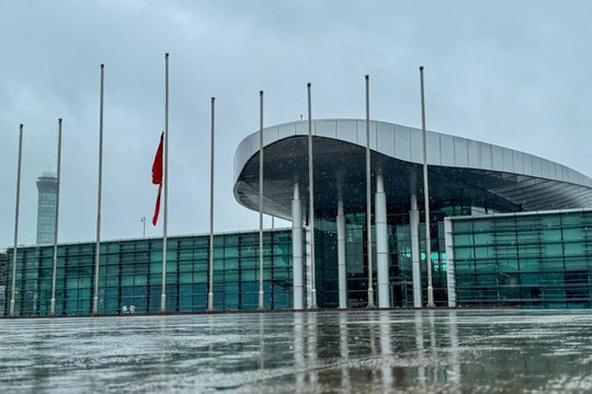 Trình chiếu hình ảnh tưởng niệm Tổng Bí thư Nguyễn Phú Trọng tại 22 sân bay