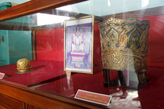 Bình Thuận introduces Chăm royal artefacts to public